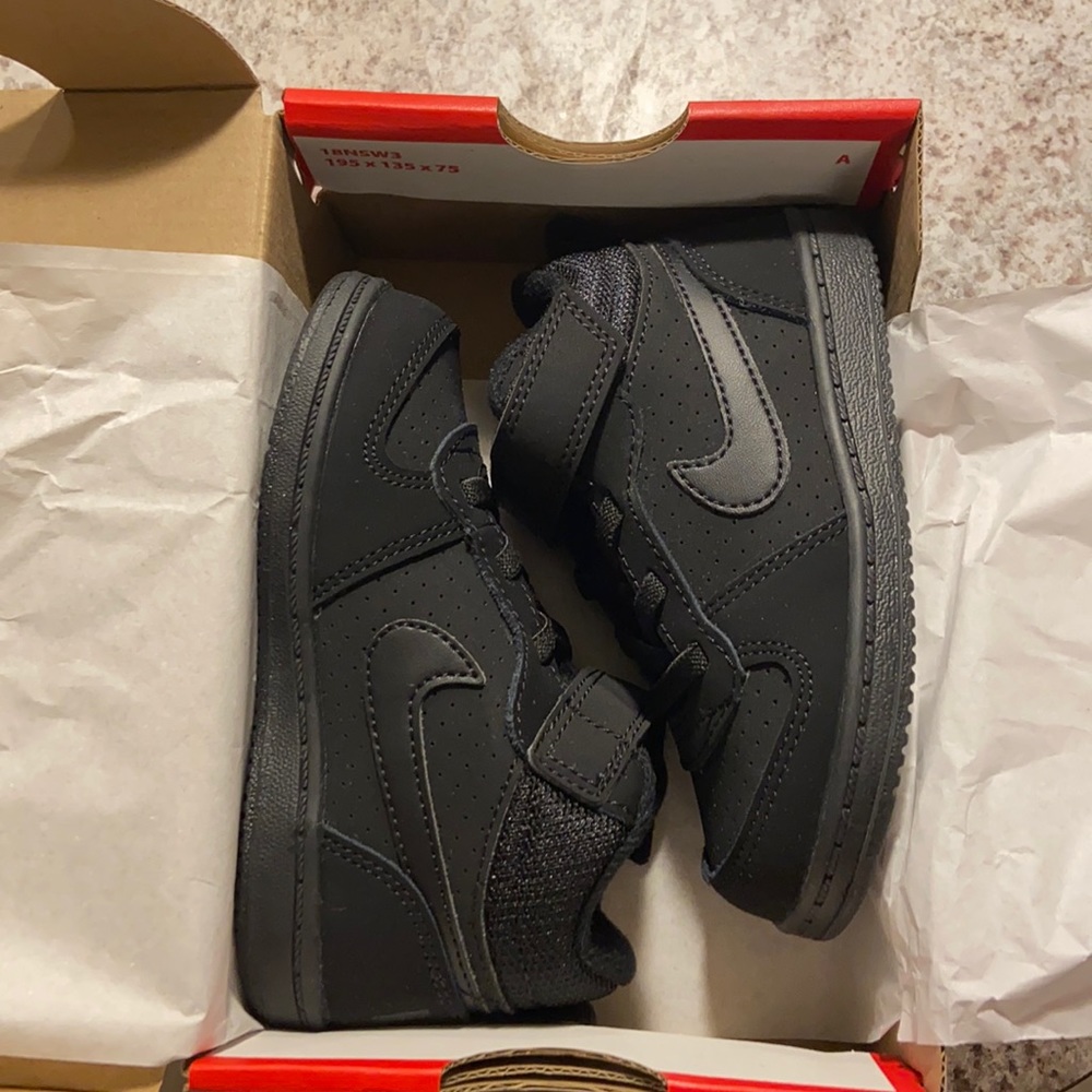 Black Nike size 8 toddler